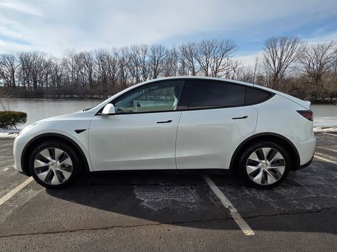 Used 2020 Tesla Model Y Long Range image 11