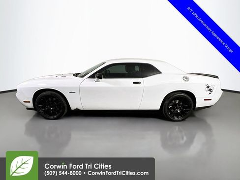 Used 2014 Dodge Challenger R/T RWD image 6