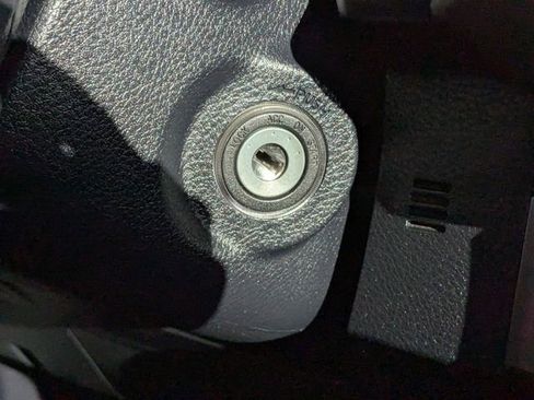 Used 2018 Toyota Tacoma SR5 image 27