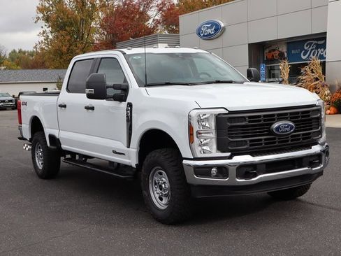 New 2026 Ford F250 XL w/ XL Off-Road Package image 2