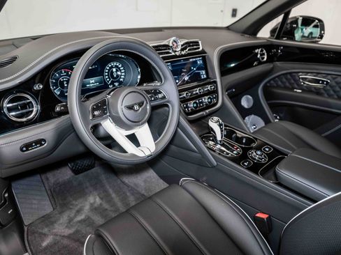 Used 2024 Bentley Bentayga S V8 image 17