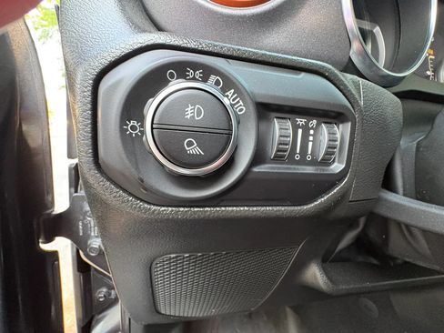 Used 2022 Jeep Gladiator Mojave w/ Cold Weather Group AWD/4WD image 31