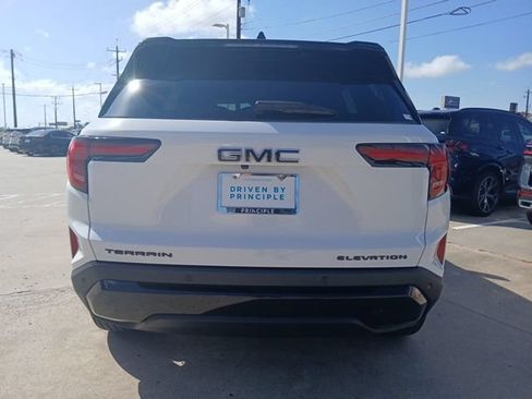 Used 2026 GMC Terrain Elevation w/ Black Edition FWD image 8