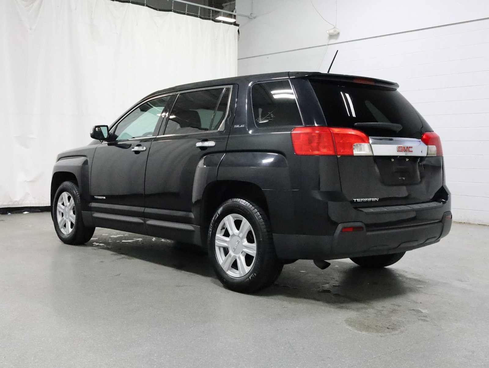 Used 2015 GMC Terrain SLE FWD image 3