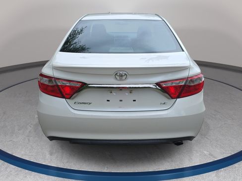 Used 2017 Toyota Camry SE FWD image 6