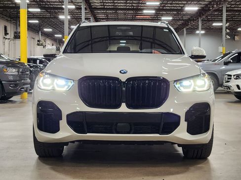 Used 2023 BMW X5 xDrive40i w/ Executive Package image 2