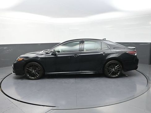 Used 2024 Toyota Camry XSE FWD image 4