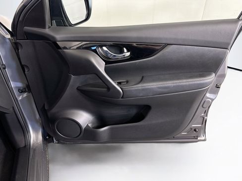 Used 2017 Nissan Rogue Sport SV image 30