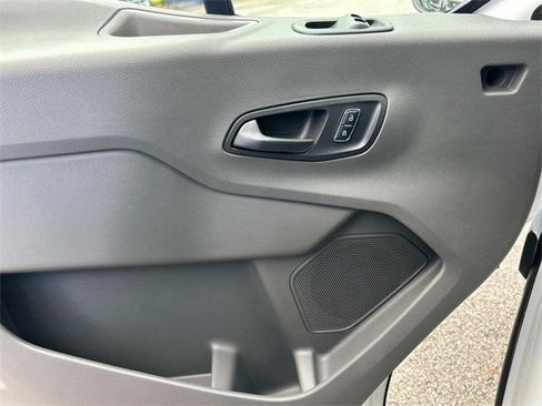 New 2025 Ford Transit 250 148 Medium Roof image 27