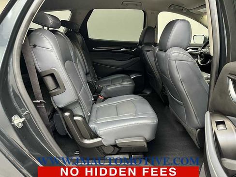 Used 2018 Buick Enclave Premium image 19