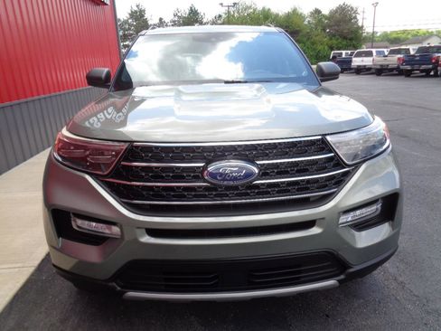 Used 2020 Ford Explorer XLT w/ Equipment Group 202A AWD/4WD image 14