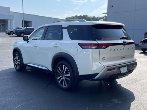 Used 2024 Nissan Pathfinder Platinum w/ Cargo Package FWD image 5