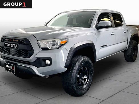 Used 2019 Toyota Tacoma TRD Off-Road AWD/4WD image 1