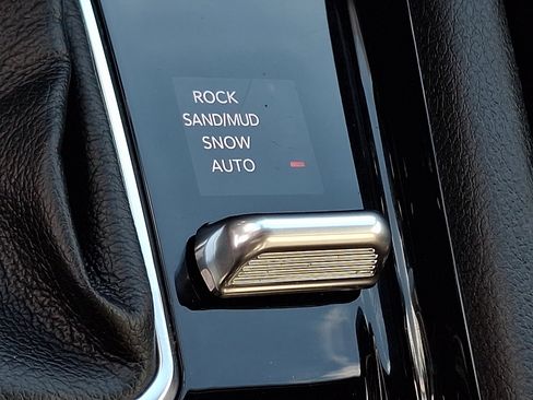 Used 2023 Jeep Compass Trailhawk image 23