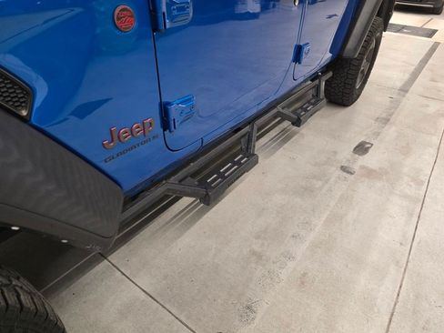 Used 2023 Jeep Gladiator Rubicon w/ Trailer Tow Package AWD/4WD image 12