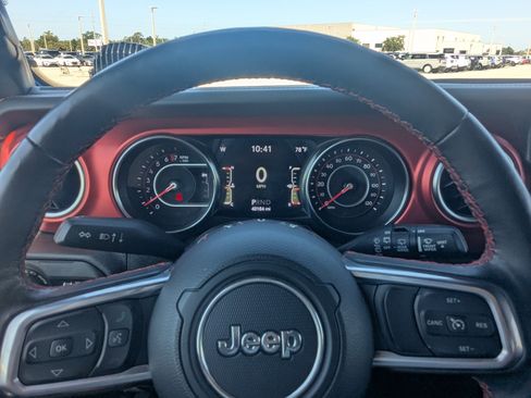 Used 2021 Jeep Wrangler Unlimited Rubicon AWD/4WD image 36