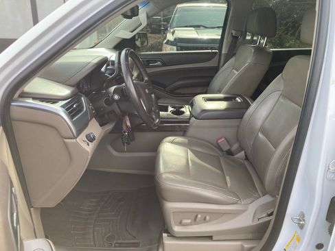 Used 2018 Chevrolet Suburban LT image 6