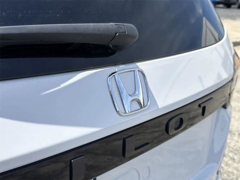 Used 2024 Honda Pilot Touring image 10