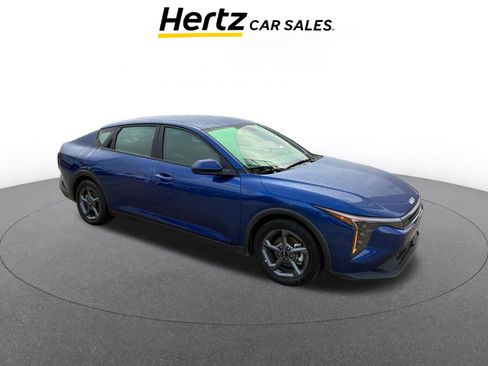 Used 2025 Kia K4 LXS image 1