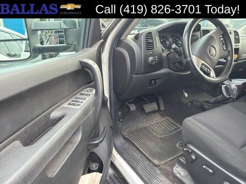 Used 2014 GMC Sierra 2500 SLE w/ HD SLE Premium Package AWD/4WD image 5