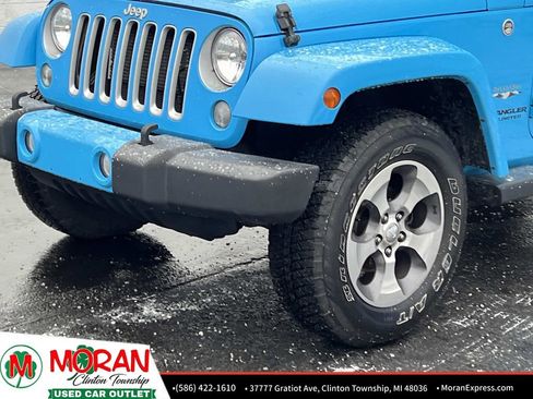 Used 2017 Jeep Wrangler Unlimited Sahara w/ Connectivity Group image 7