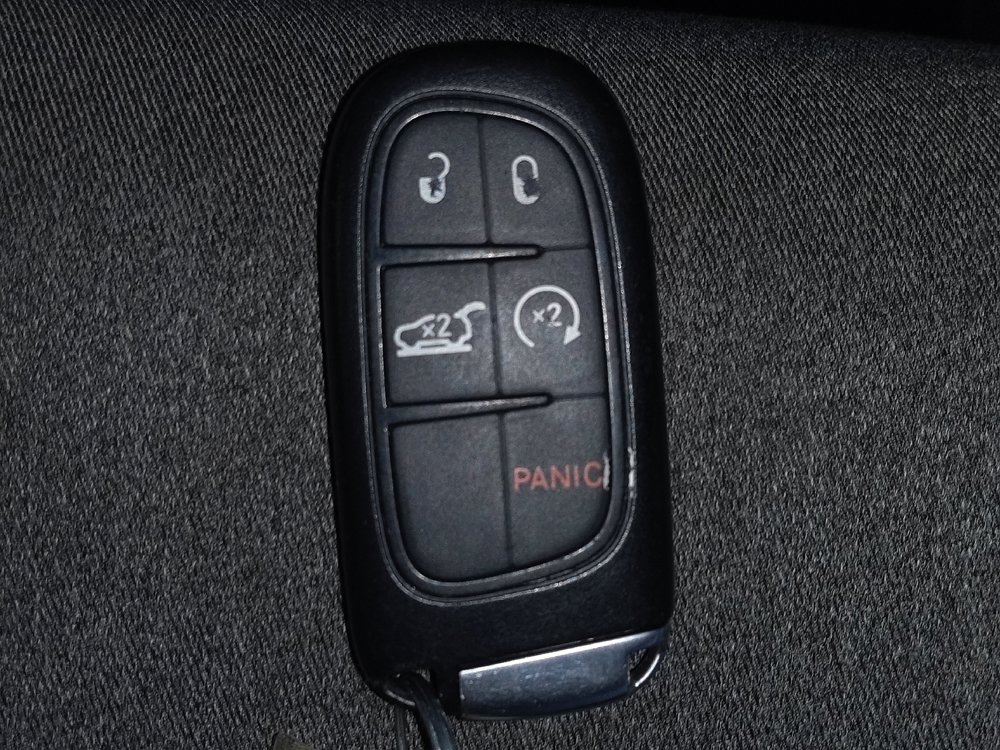 Used 2014 Jeep Cherokee Latitude w/ Comfort/Convenience Group AWD/4WD image 32
