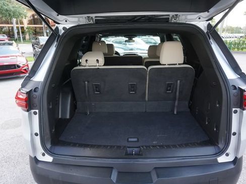 Used 2022 Chevrolet Traverse LS FWD image 18
