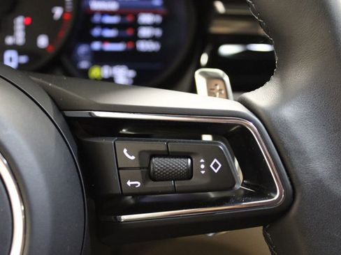 Certified 2026 Porsche Macan image 21