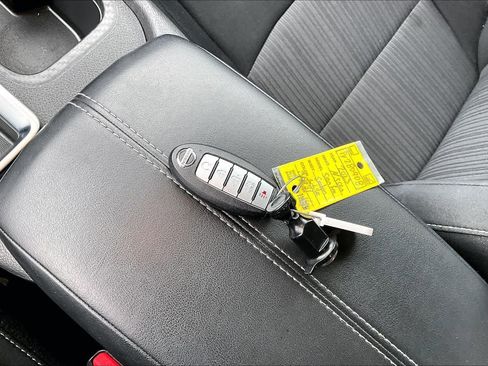 Used 2023 Nissan Sentra SV w/ All-Weather Package FWD image 14