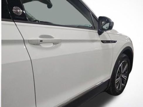 Used 2024 Volkswagen Tiguan Wolfsburg Edition image 53
