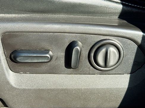 Used 2020 GMC Sierra 1500 SLT image 15