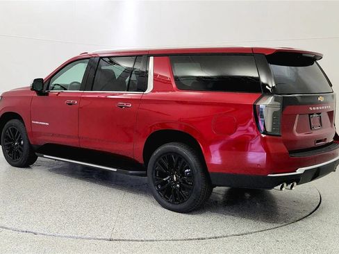 New 2026 Chevrolet Suburban Premier AWD/4WD image 5