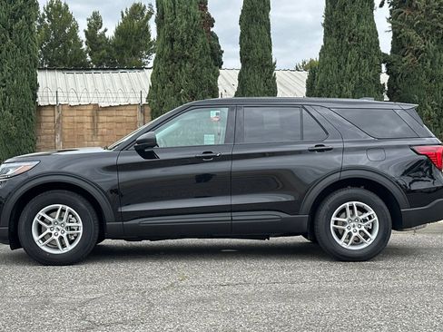 New 2026 Ford Explorer Active RWD image 7