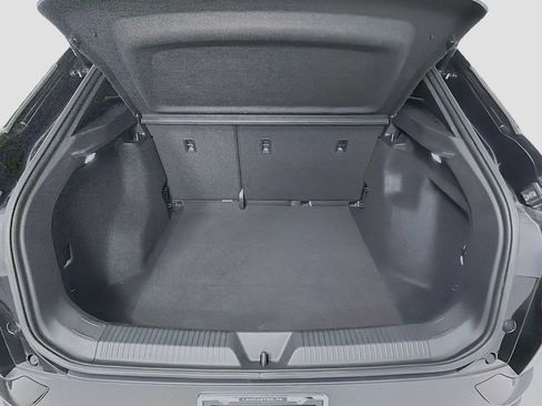 Used 2023 Volkswagen ID.4 2WD image 27
