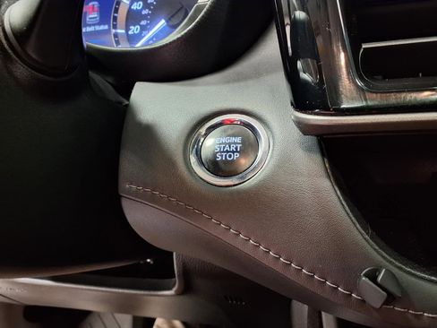 Used 2023 Toyota Highlander XLE image 17