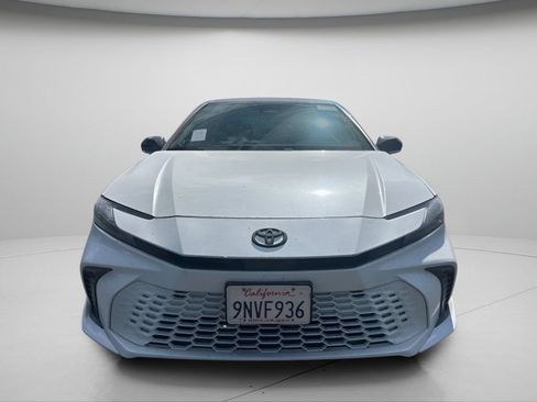 Used 2025 Toyota Camry XSE AWD/4WD image 3