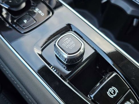 New 2026 Volvo XC90 B5 Core image 33