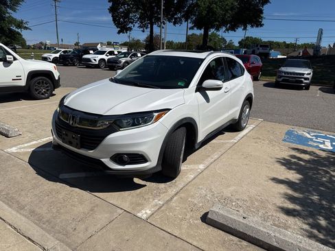 Used 2019 Honda HR-V EX-L image 1