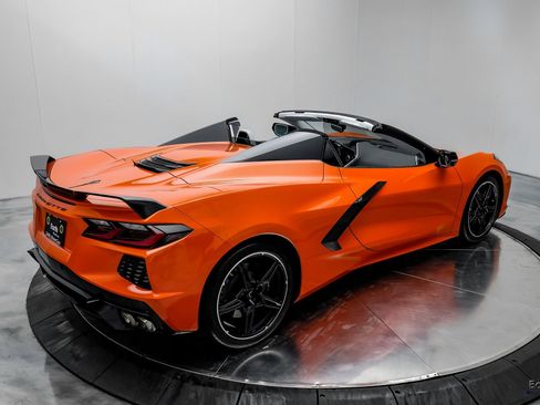 Used 2021 Chevrolet Corvette Stingray Premium Conv w/ Z51 Performance Package image 18