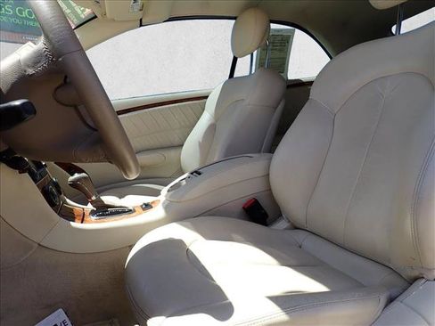 Used 2009 Mercedes-Benz CLK 350 Cabriolet image 11