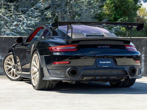 Used 2018 Porsche 911 GT2 RS image 3