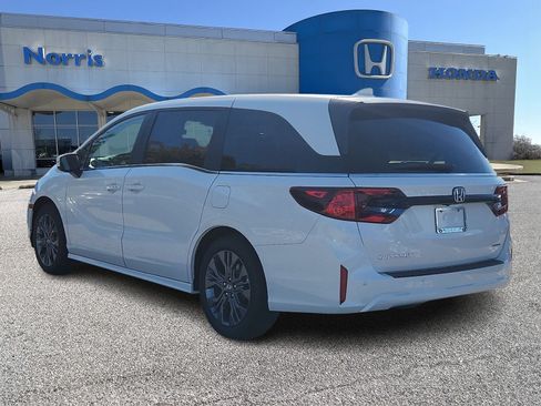 New 2026 Honda Odyssey Touring image 3