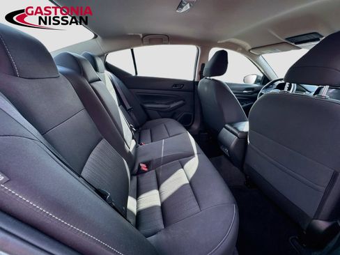 Used 2025 Nissan Altima 2.5 SV FWD image 34