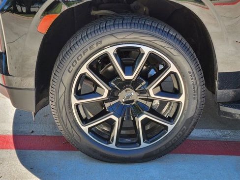 Used 2022 Chevrolet Tahoe RST w/ Luxury Package image 16