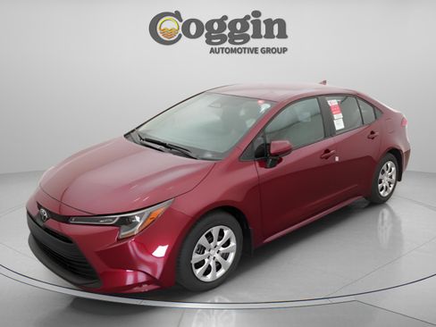 New 2026 Toyota Corolla LE FWD image 2