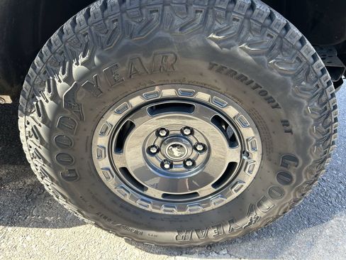 Used 2025 Ford Bronco Badlands AWD/4WD image 7