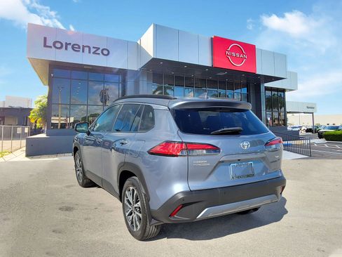 Used 2023 Toyota Corolla Cross XLE image 6