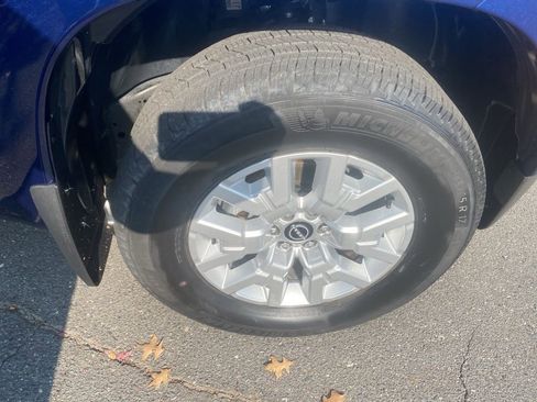 Used 2022 Nissan Frontier SV image 10