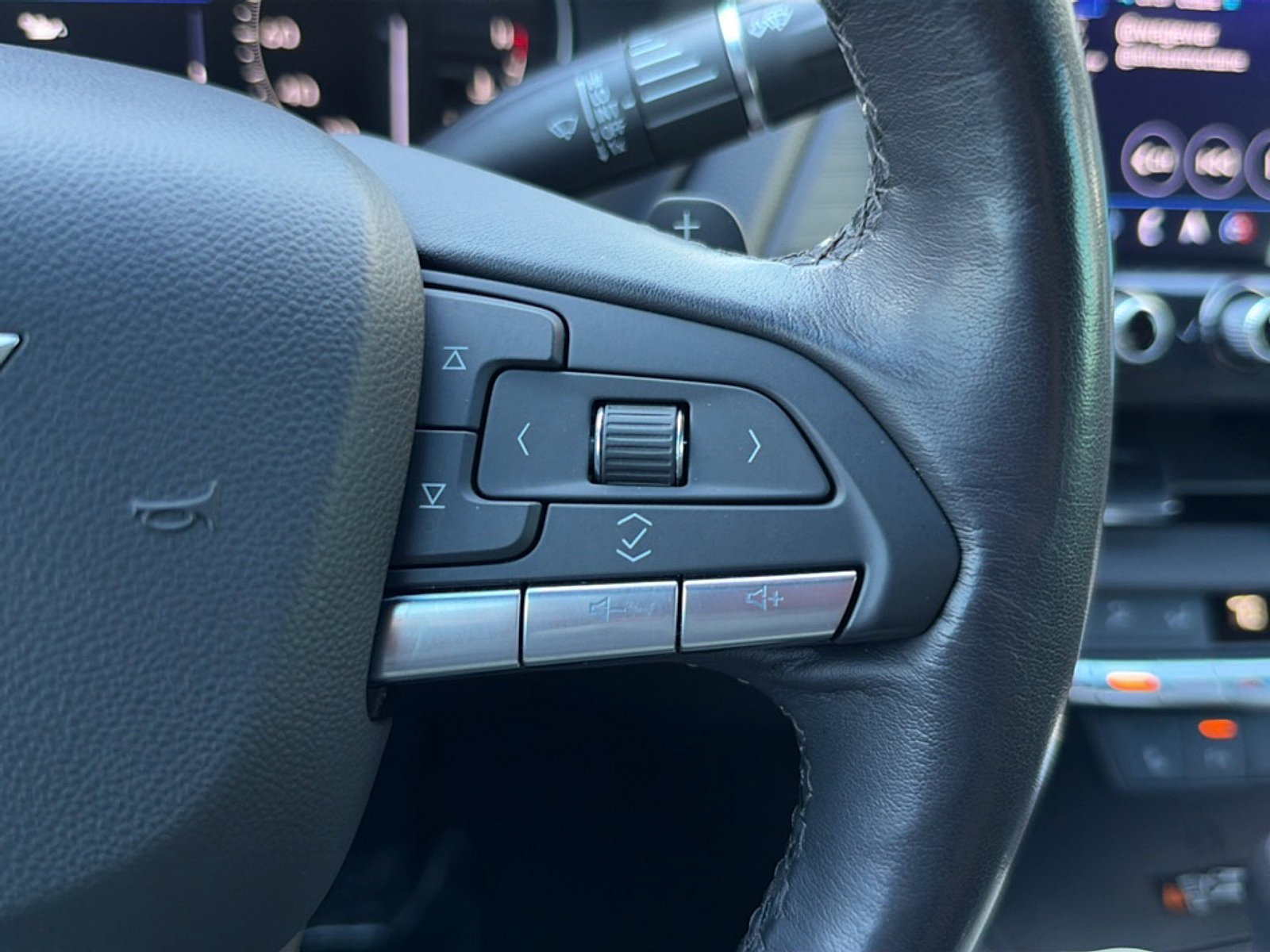 Used 2024 Cadillac CT4 Luxury w/ Sun And Sound Package AWD/4WD image 32