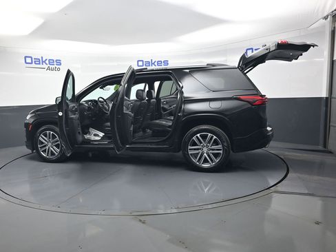 Used 2023 Chevrolet Traverse High Country AWD/4WD image 59